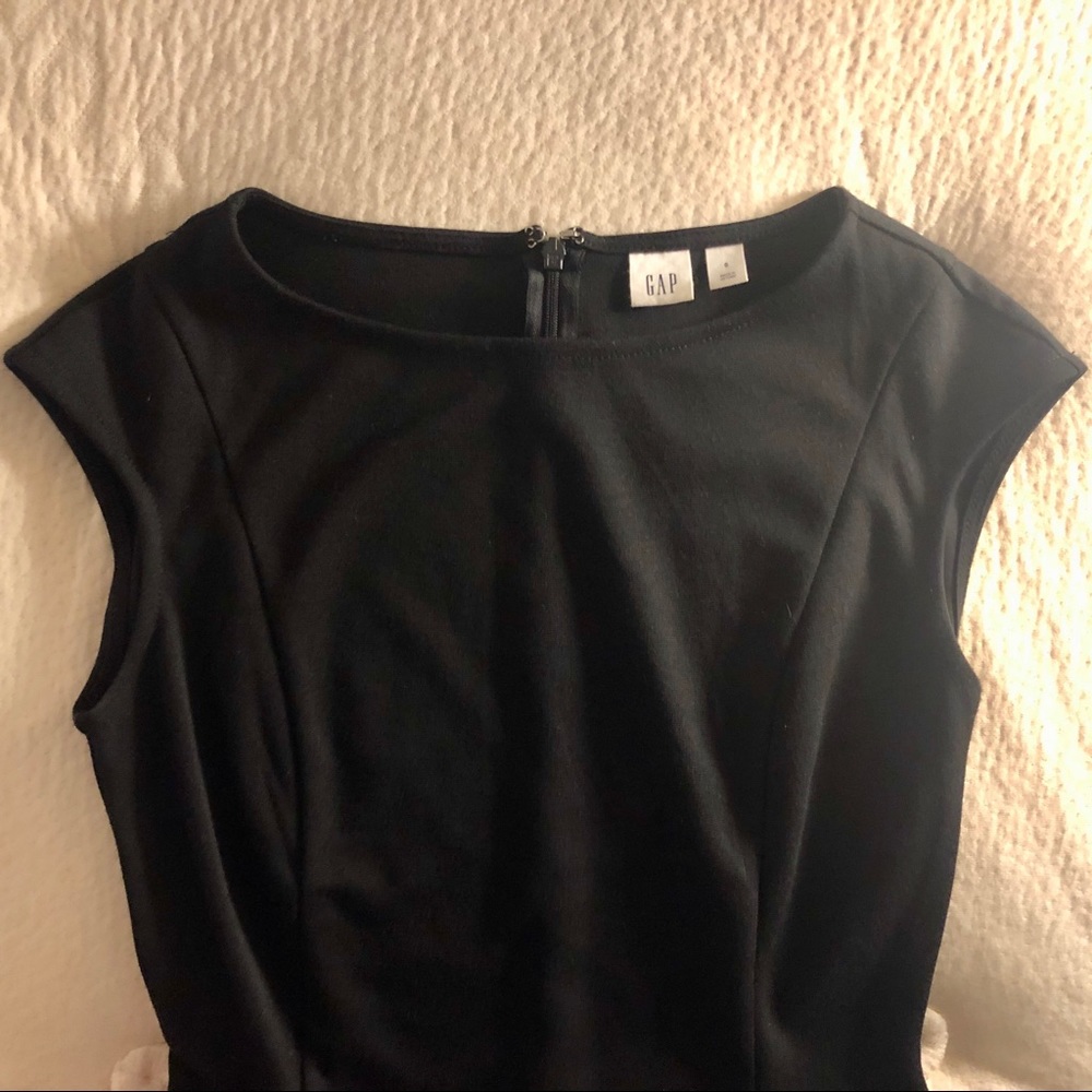 GAP Black Cap Sleeve Dress